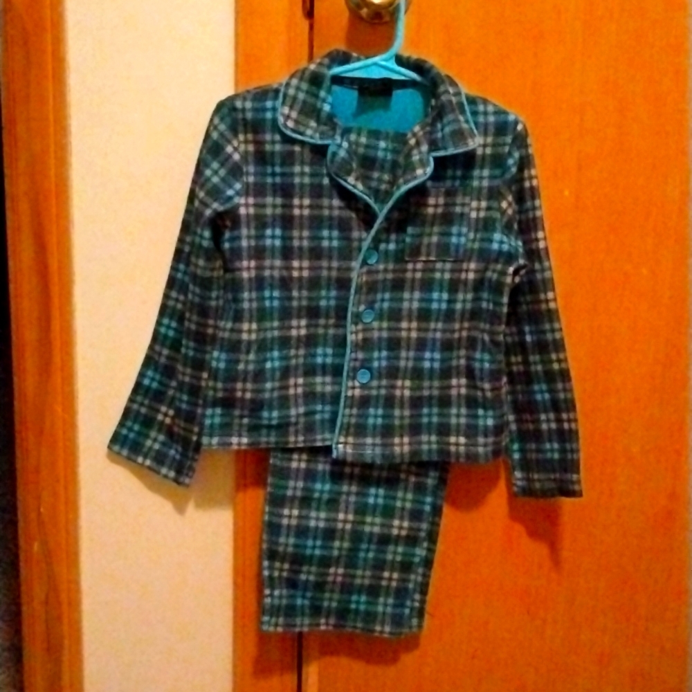 Size 4/5 boys pajama tops and bottom set